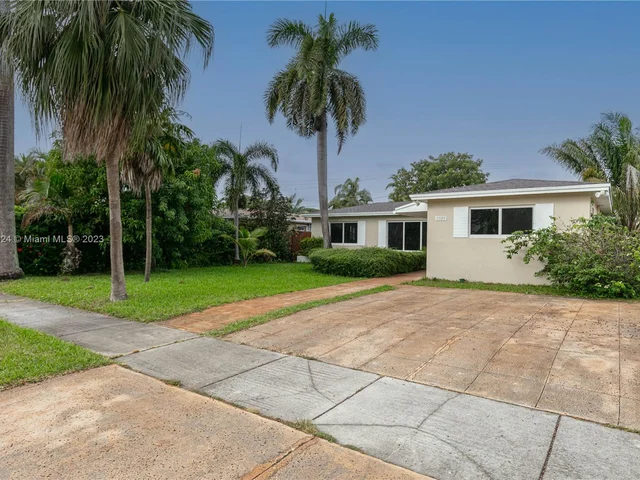 1507 Harding St, Hollywood FL 33020