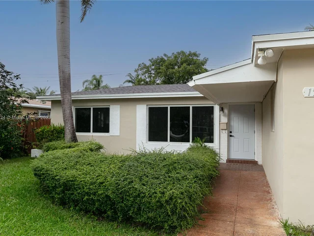 1507 Harding St, Hollywood FL 33020