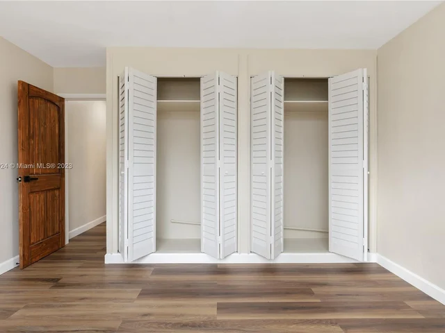 1507 Harding St, Hollywood FL 33020