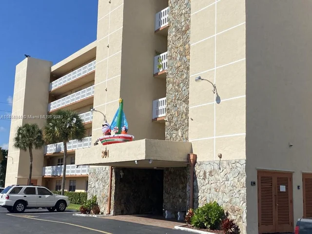 301 SE 3rd St # 307, Dania Beach FL 33004