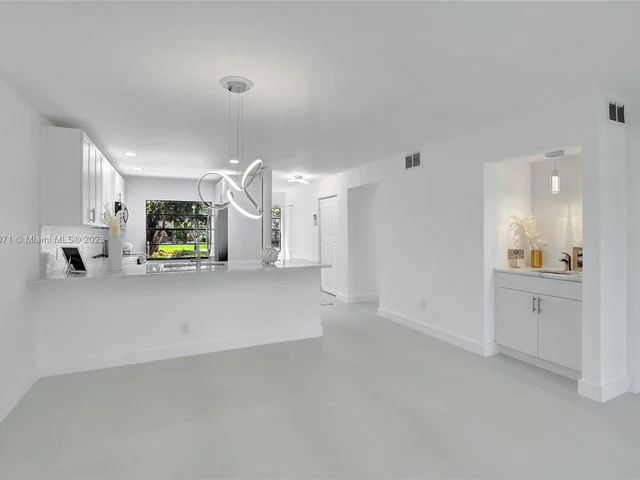 9264 Vista Del Lago, Boca Raton FL 33428