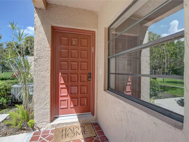 9264 Vista Del Lago, Boca Raton FL 33428