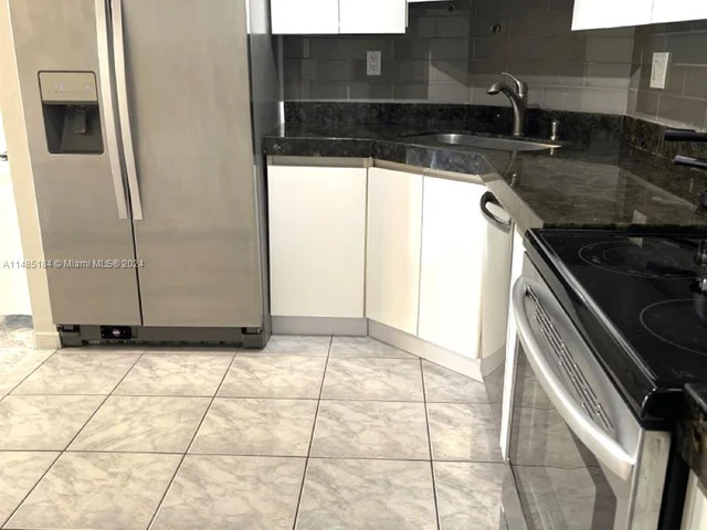 100 Golden Isles Dr # 909, Hallandale Beach FL 33009