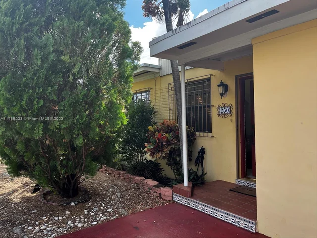 250 SW 68th Ave, Miami FL 33144