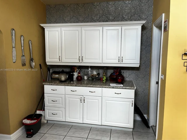 250 SW 68th Ave, Miami FL 33144