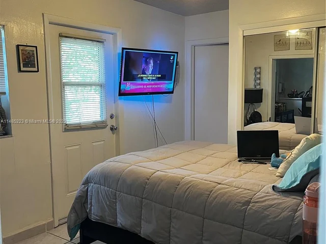 250 SW 68th Ave, Miami FL 33144