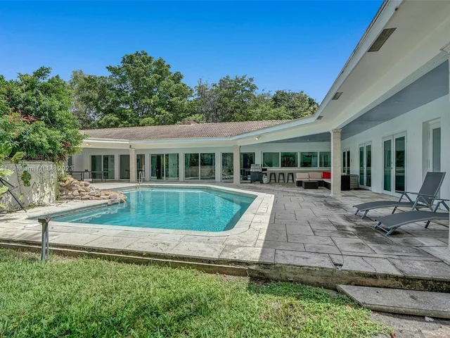 4020 NW 101st Dr, Coral Springs FL 33065