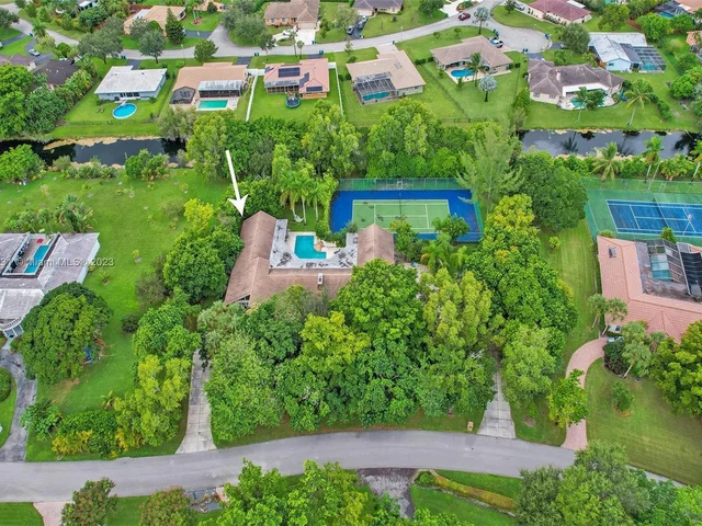 4020 NW 101st Dr, Coral Springs FL 33065