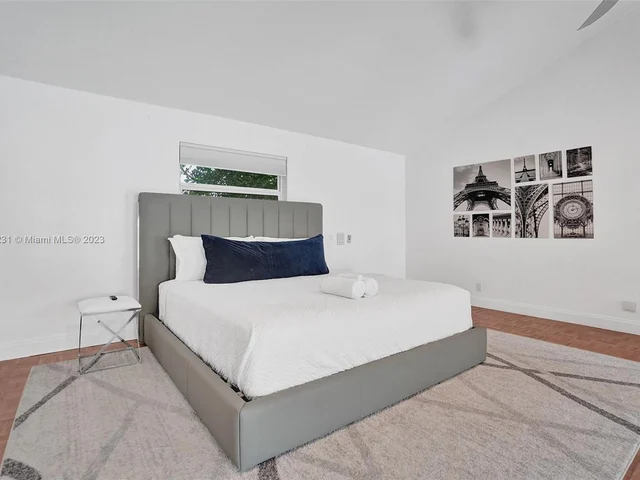 4020 NW 101st Dr, Coral Springs FL 33065