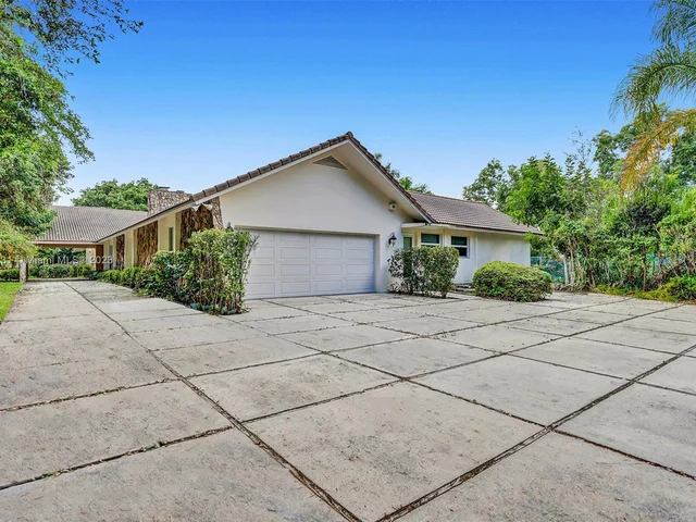 4020 NW 101st Dr, Coral Springs FL 33065