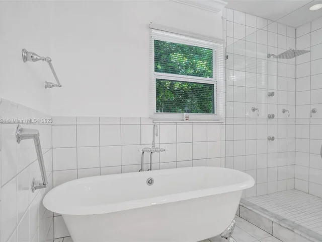 4020 NW 101st Dr, Coral Springs FL 33065