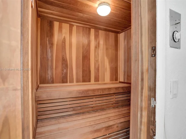 4020 NW 101st Dr, Coral Springs FL 33065