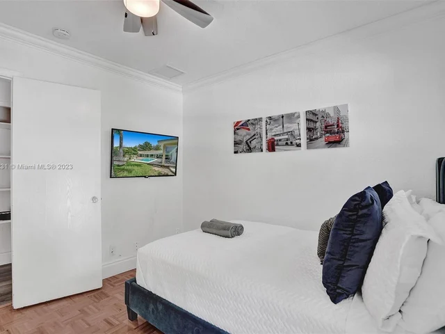 4020 NW 101st Dr, Coral Springs FL 33065