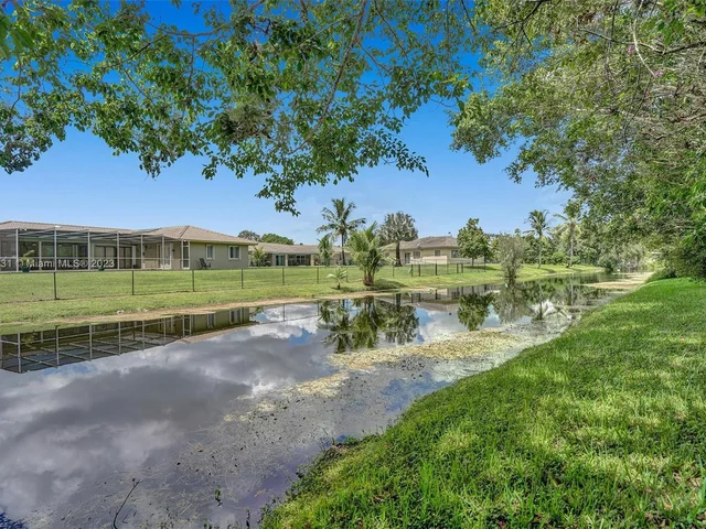 4020 NW 101st Dr, Coral Springs FL 33065