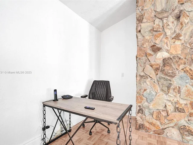 4020 NW 101st Dr, Coral Springs FL 33065