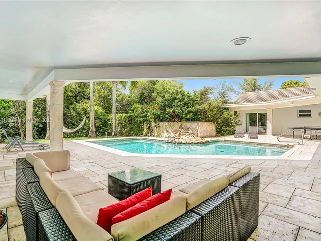 4020 NW 101st Dr, Coral Springs FL 33065