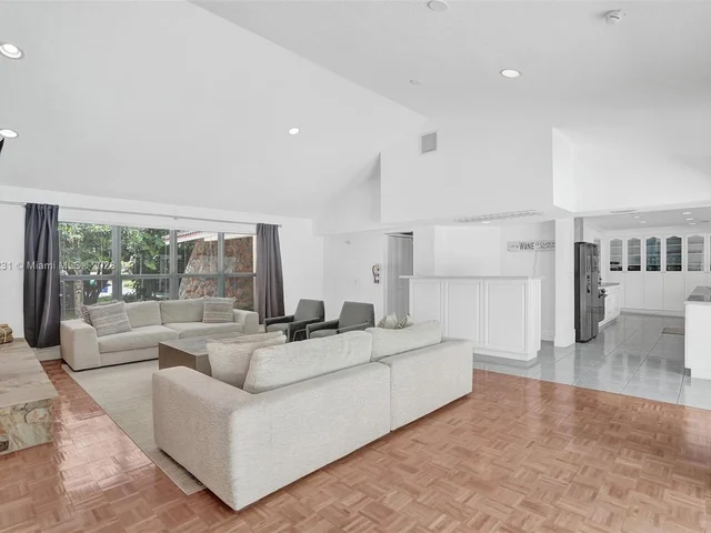 4020 NW 101st Dr, Coral Springs FL 33065