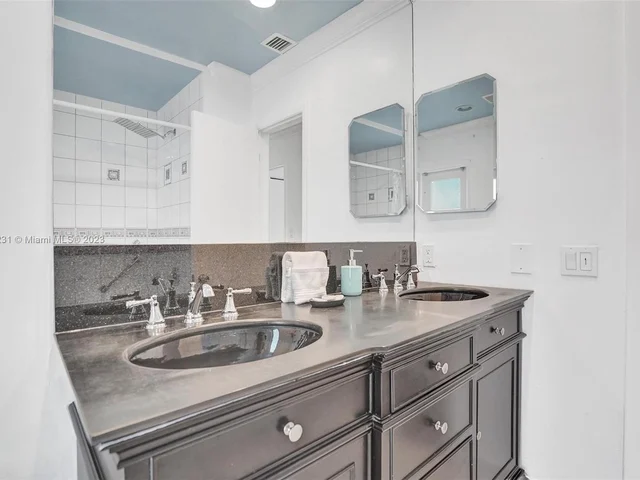 4020 NW 101st Dr, Coral Springs FL 33065