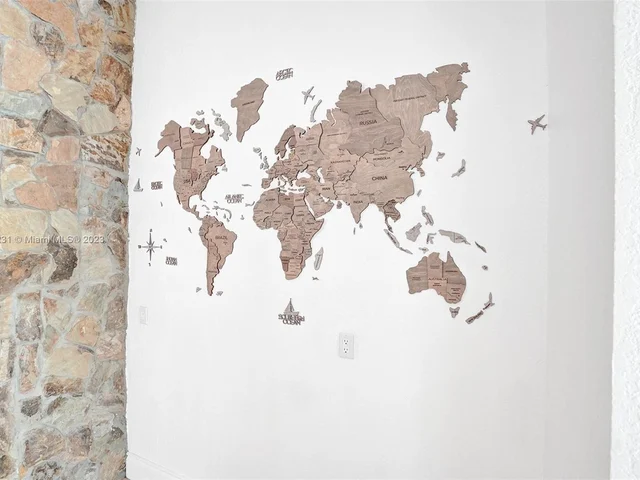 4020 NW 101st Dr, Coral Springs FL 33065