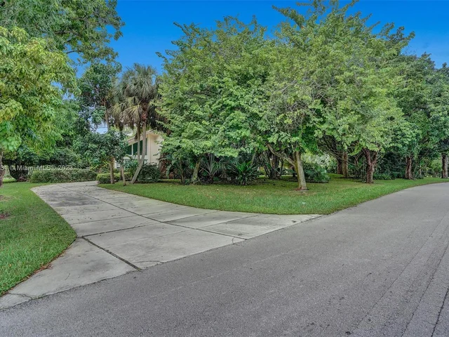 4020 NW 101st Dr, Coral Springs FL 33065