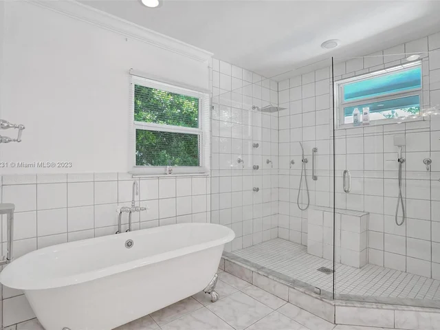 4020 NW 101st Dr, Coral Springs FL 33065