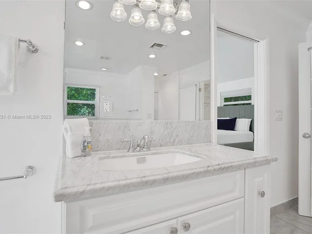 4020 NW 101st Dr, Coral Springs FL 33065