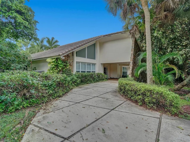 4020 NW 101st Dr, Coral Springs FL 33065