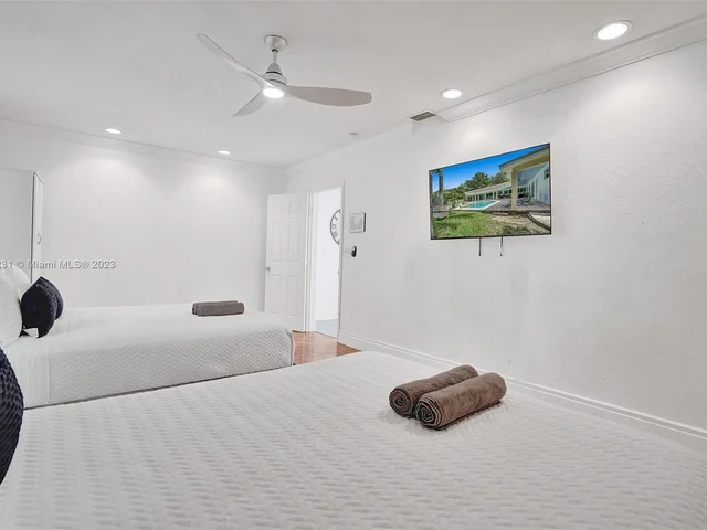 4020 NW 101st Dr, Coral Springs FL 33065