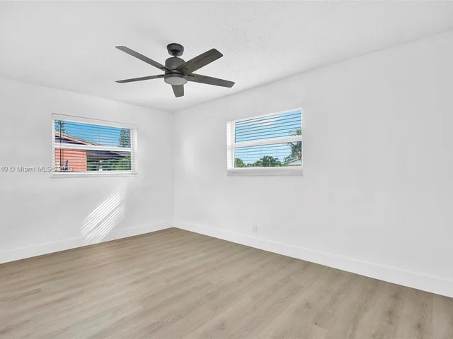 611 SW 11th Dr, Deerfield Beach FL 33441