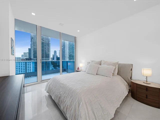 200 Biscayne Boulevard Way # 1406, Miami FL 33131