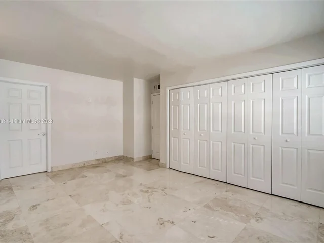 121 Golden Isles Dr # 607, Hallandale Beach FL 33009