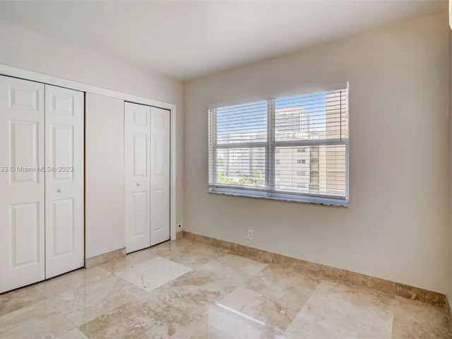 121 Golden Isles Dr # 607, Hallandale Beach FL 33009