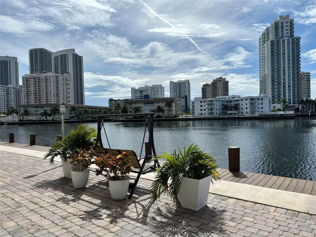 121 Golden Isles Dr # 607, Hallandale Beach FL 33009