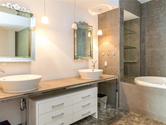 450 Alton Rd # 2903, Miami Beach FL 33139