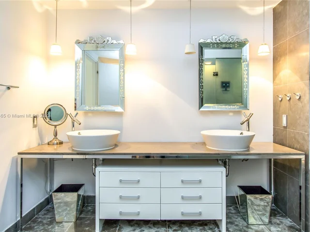 450 Alton Rd # 2903, Miami Beach FL 33139