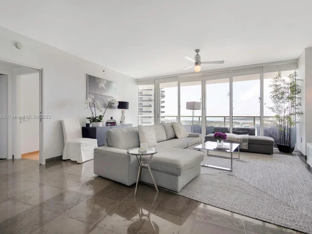 450 Alton Rd # 2903, Miami Beach FL 33139