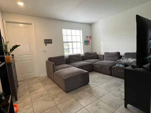 11375 SW 250th Ter, Homestead FL 33032