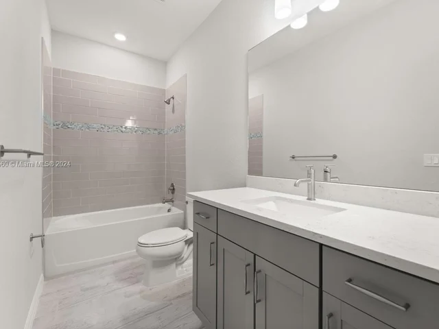 4492 Tacoma Park Dr # 4492, Oakland Park FL 33309