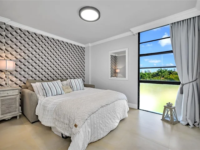 20500 W Country Club Dr # 501, Aventura FL 33180