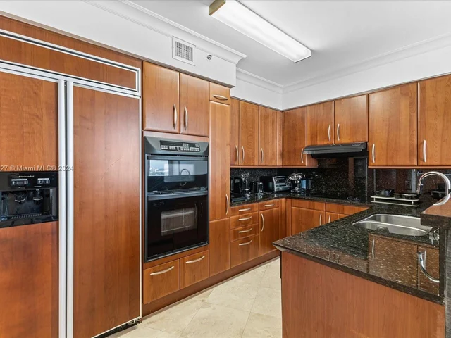 19333 E Collins Ave # 2302, Sunny Isles Beach FL 33160