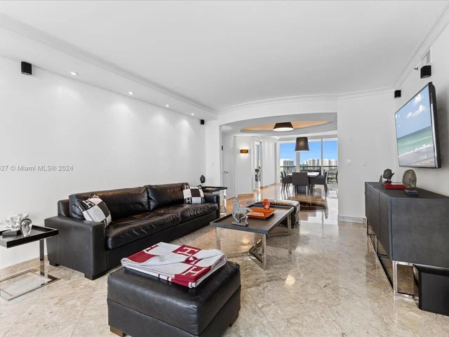 19333 E Collins Ave # 2302, Sunny Isles Beach FL 33160