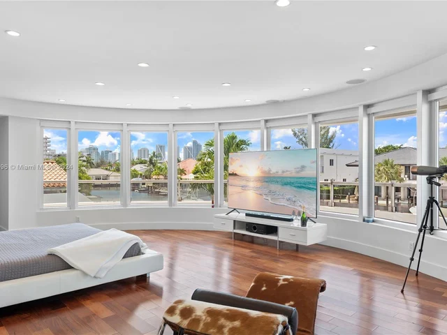 3344 NE 167th St, North Miami Beach FL 33160