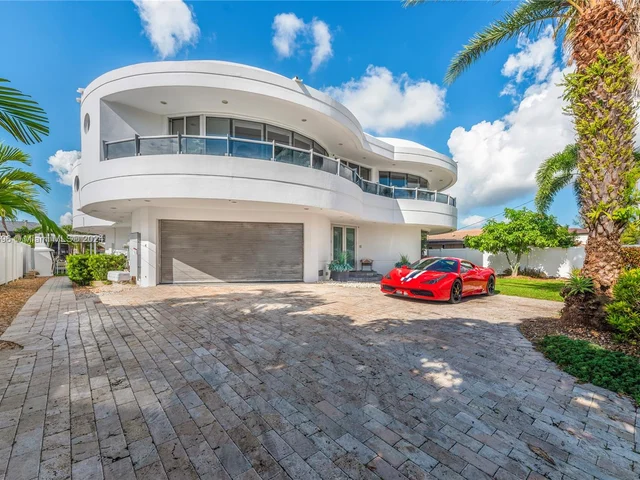 3344 NE 167th St, North Miami Beach FL 33160