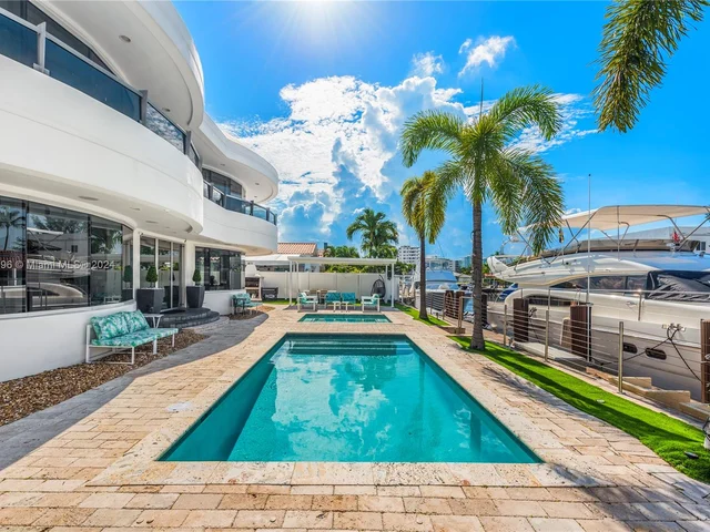 3344 NE 167th St, North Miami Beach FL 33160