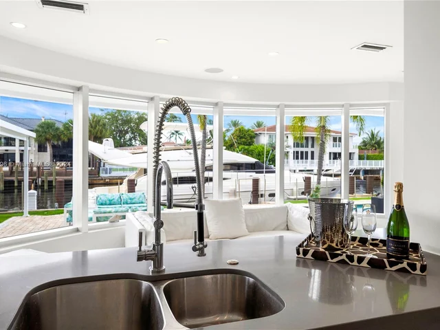 3344 NE 167th St, North Miami Beach FL 33160