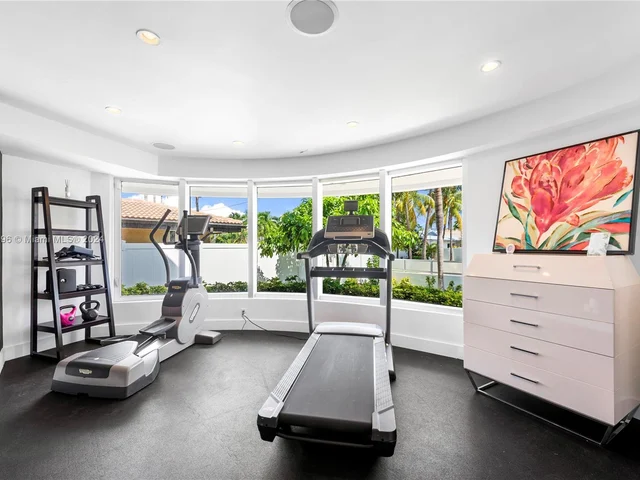 3344 NE 167th St, North Miami Beach FL 33160