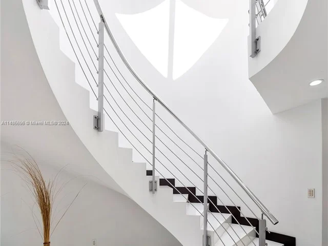 3344 NE 167th St, North Miami Beach FL 33160