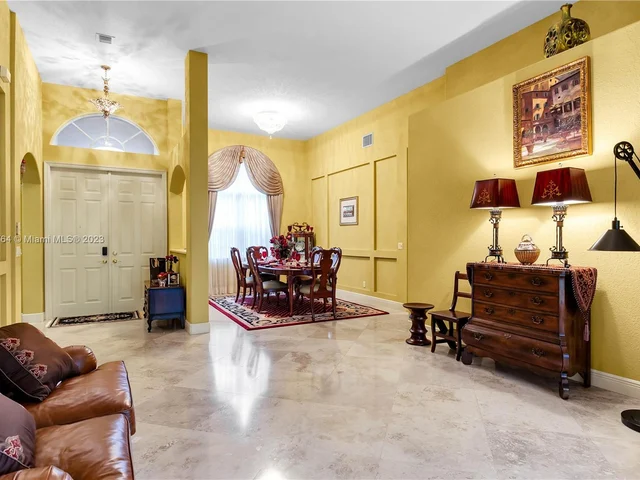 5041 Lakewood Dr, Cooper City FL 33330