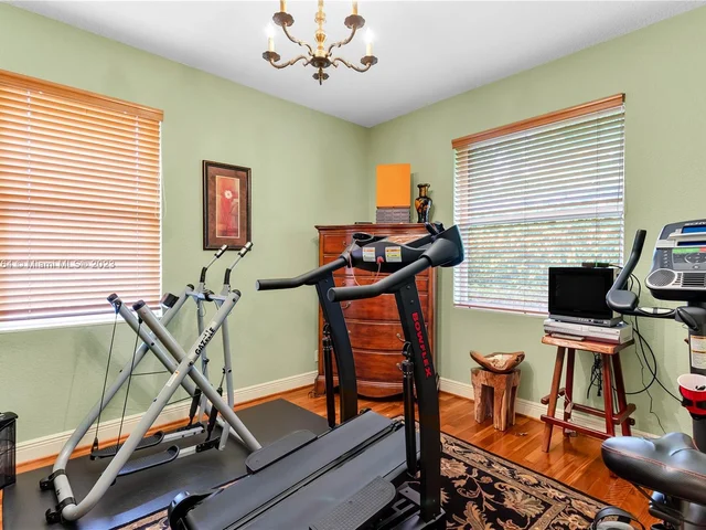 5041 Lakewood Dr, Cooper City FL 33330