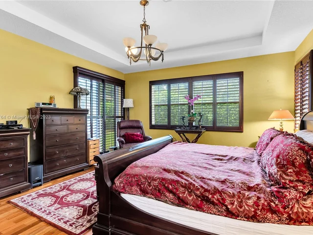 5041 Lakewood Dr, Cooper City FL 33330